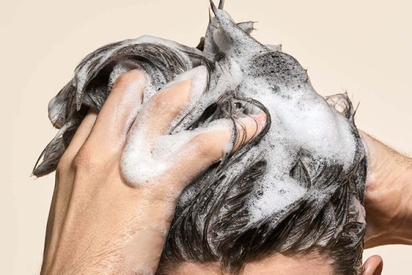 Cách chăm sóc mái tóc cho nam giới