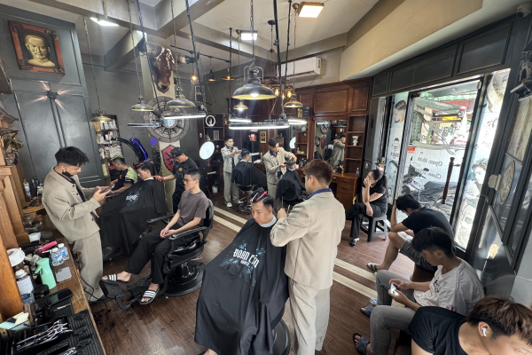 Đoàn chín barber chuyên tóc nam 